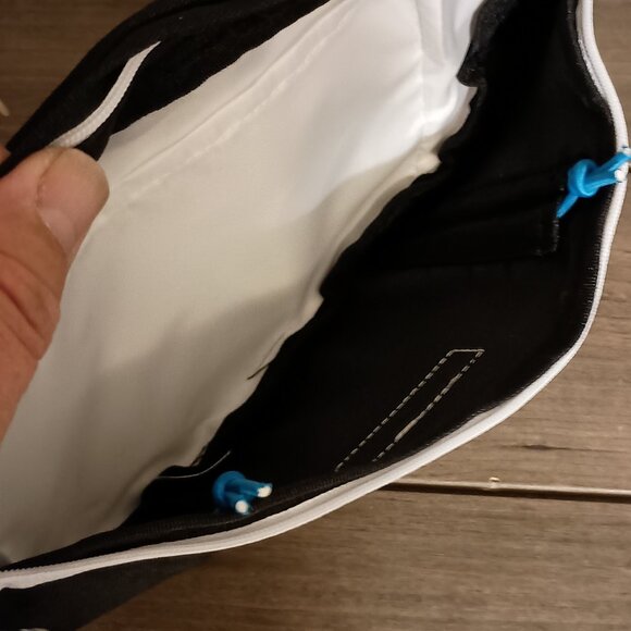 Hoka Fanny Pack Running Hiking Adjustable Strap Multiple Pockets - Picture 5 of 7